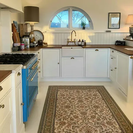 Nyaraló Seaside Hotel-inspired With Sea View *